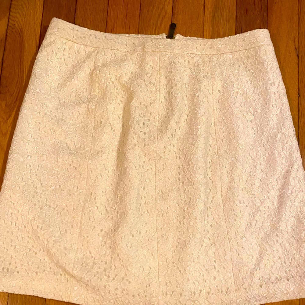 Vince Camuto cream lace skirt size 6 perfect for fall and holiday dress EUC